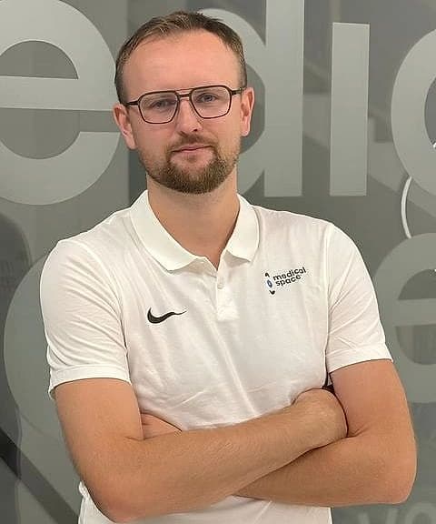 Jakub Litak - Neurochirurg medical-space