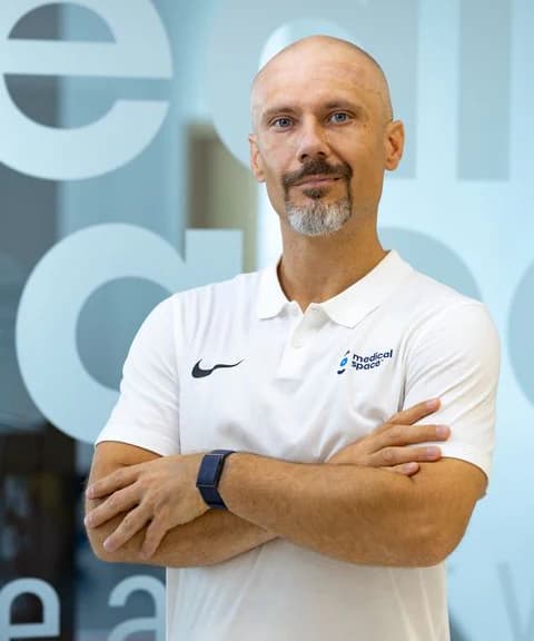 mgr Marcin Rodkiewicz - Fizjoterapeuta, osteopata medical-space
