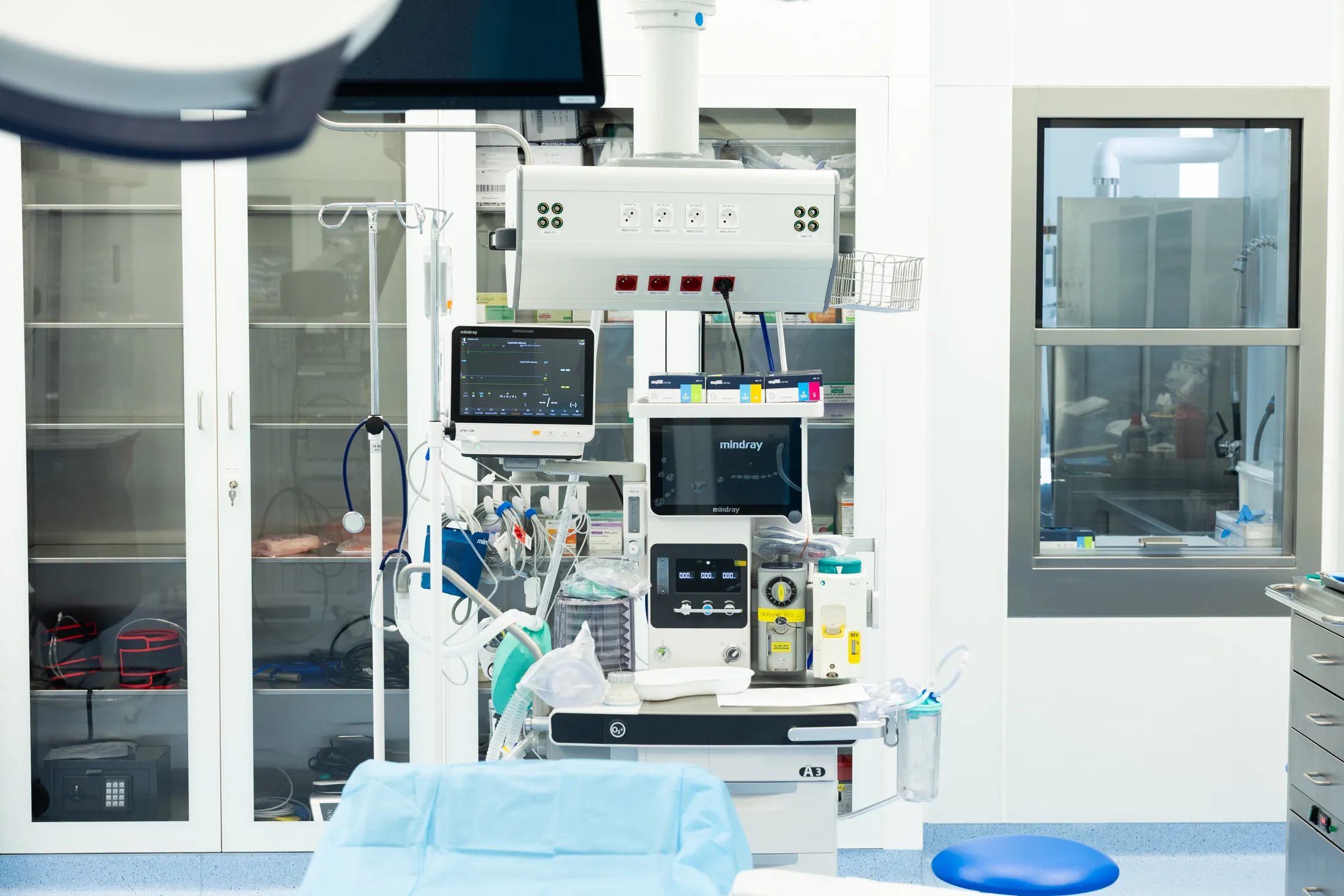 Sala operacyjna medical-space podczas zabiegu na bloku operacyjnym